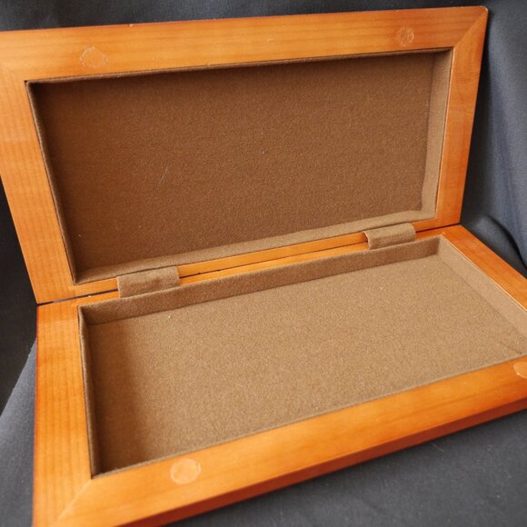 Foldable Wooden Chess and Checkers Board (without chess or checker pieces) - Picture 4 of 5